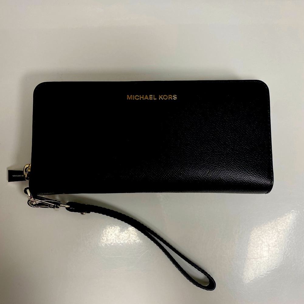 MICHAEL KORS new with tag wallet